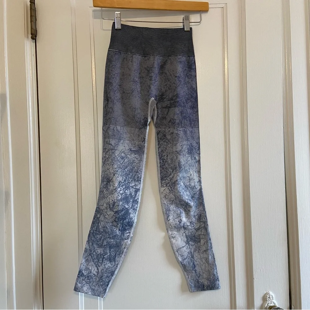 Lululemon Ebb to Train tight